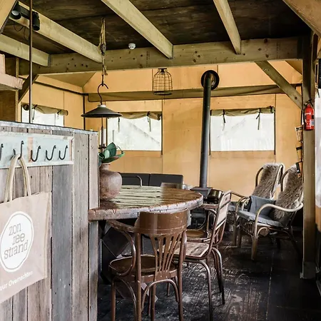 Campo de lujo Tent In By Dunes *