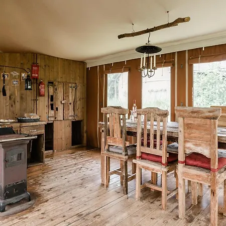 Tent In By Dunes Tente de luxe