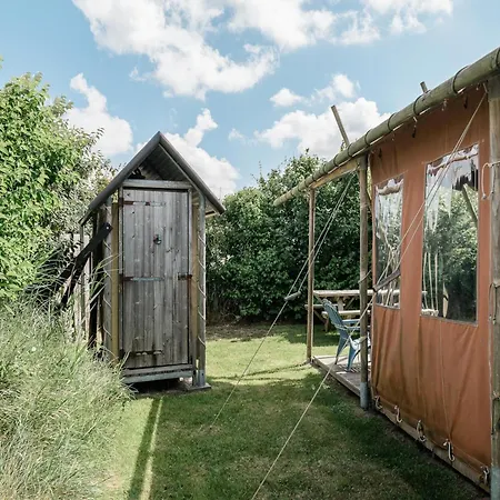 Роскошный шатер Tent In By Dunes