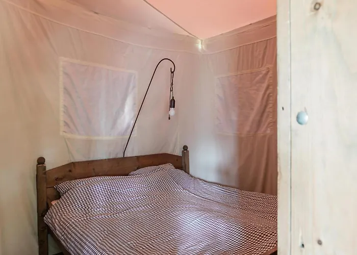 Tent In By Dunes Tente de luxe